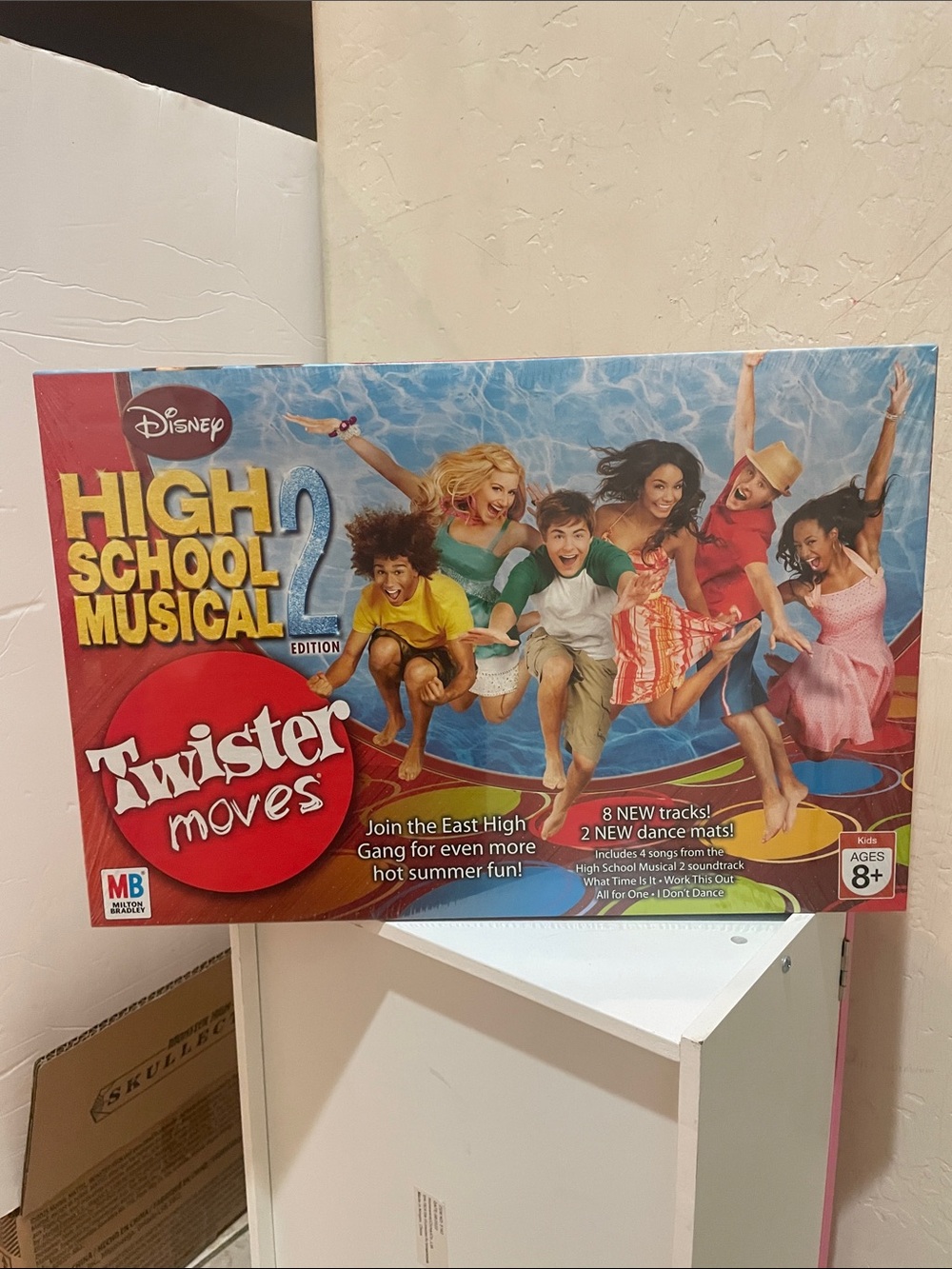 Disney High School Musical 2 Twister Moves Game - Red